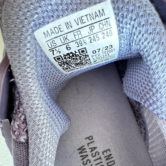 NWT Adidas Ultraboost 1.0 Women’s Sneakers in Size 7.5 - Picture 10 of 14